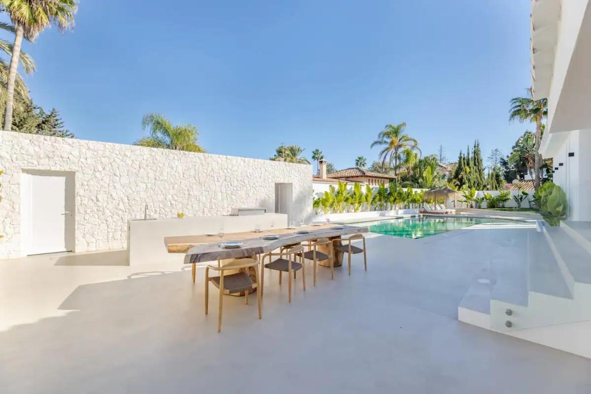 Villa Peman Luxurious Beachside Marbellac
