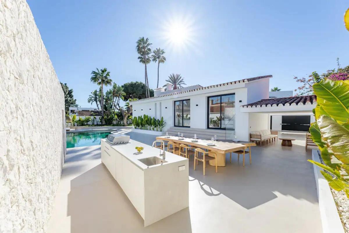Peman Luxurious Beachside Marbellac