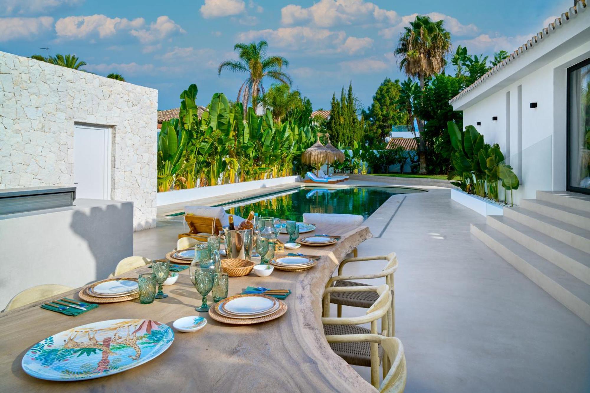 Villa Peman Luxurious Beachside Marbellac