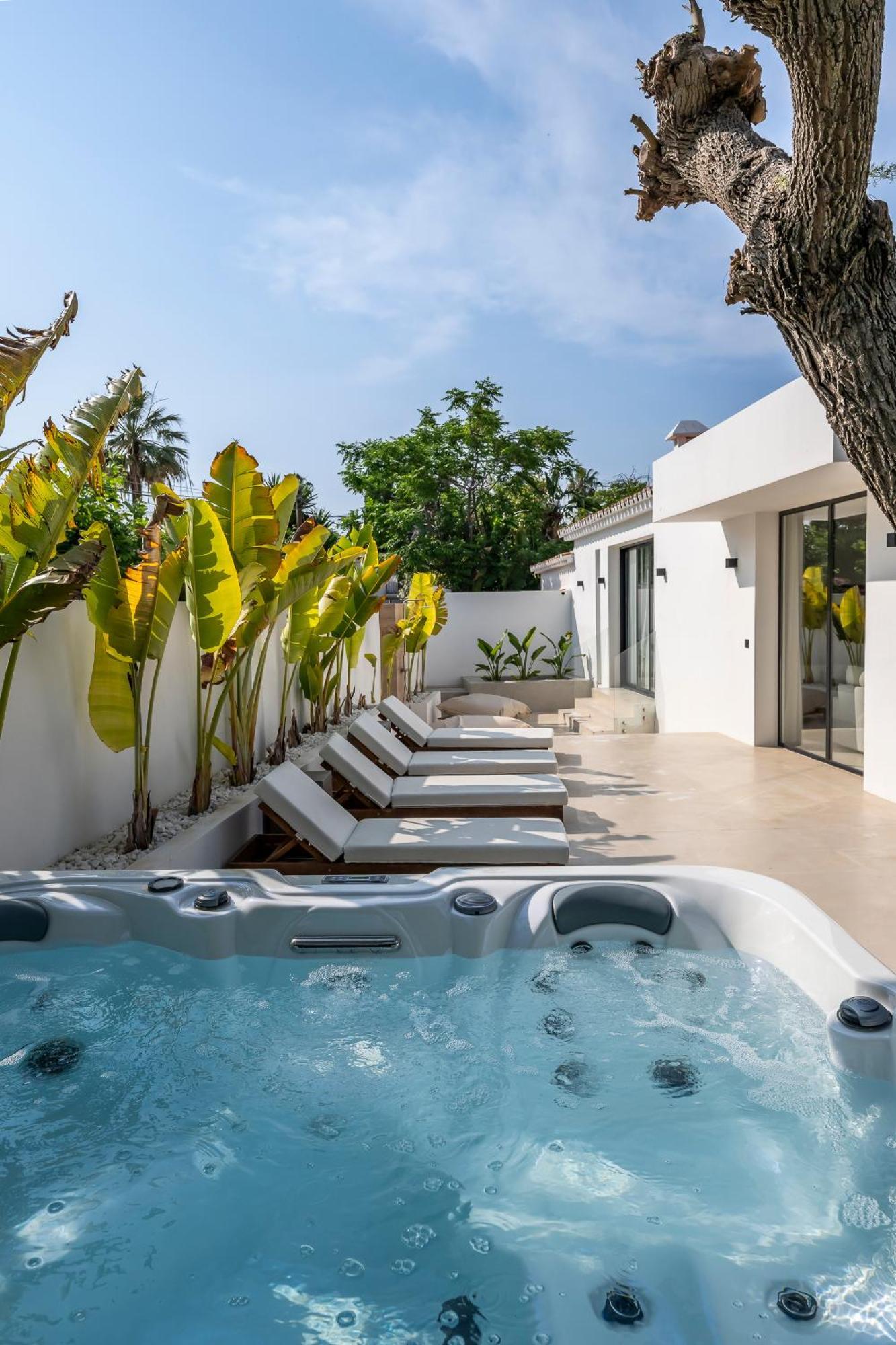 Peman Luxurious Beachside * Marbellac