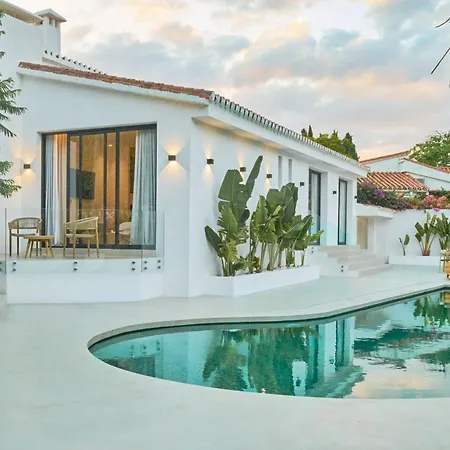 Villa Peman Luxurious Beachside Villa Marbella Exterior photo